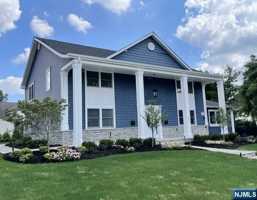 featured image of 270 Broadway