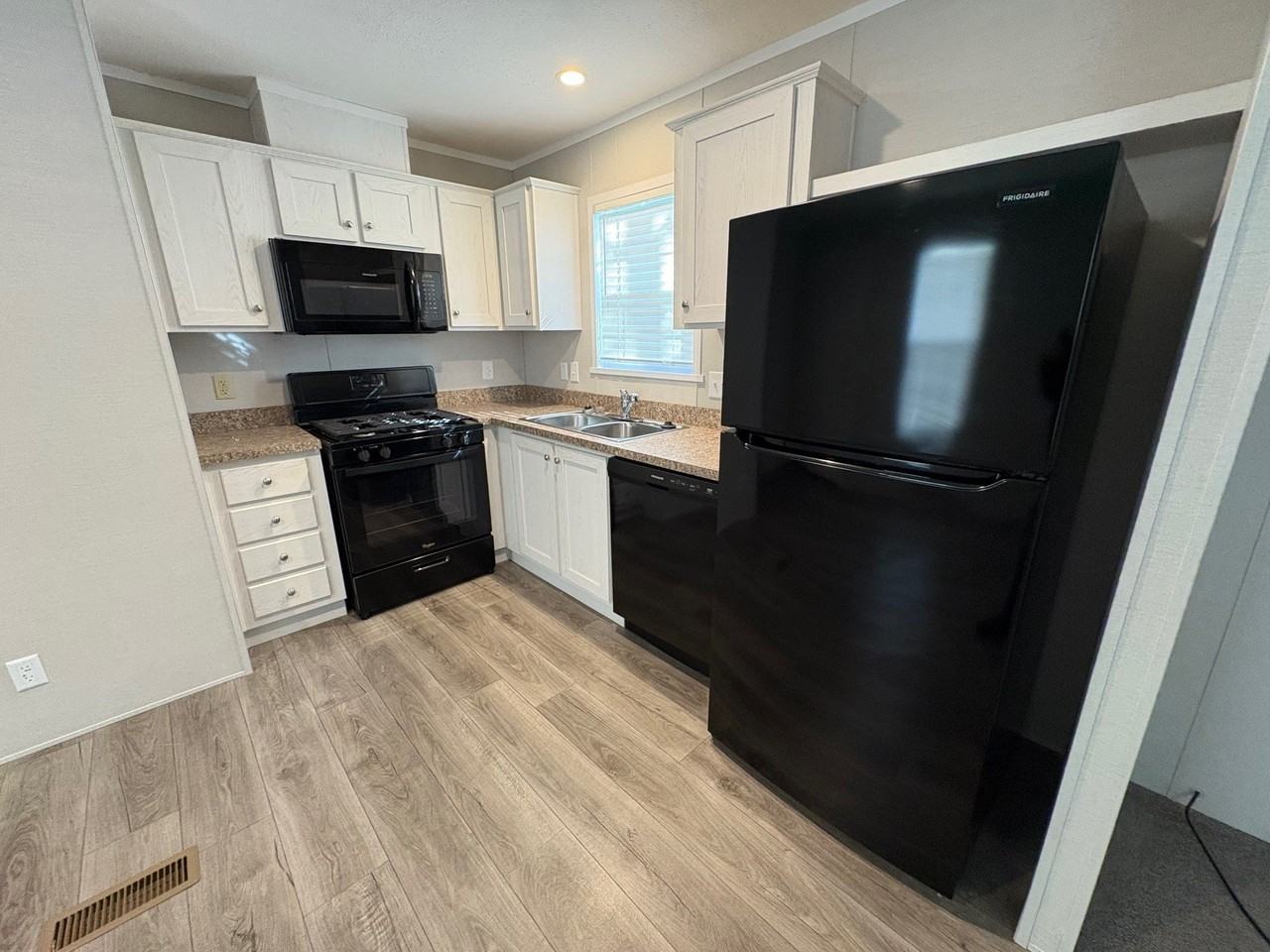 2407 8 Mile Rd #19 - Photo 3 of 11