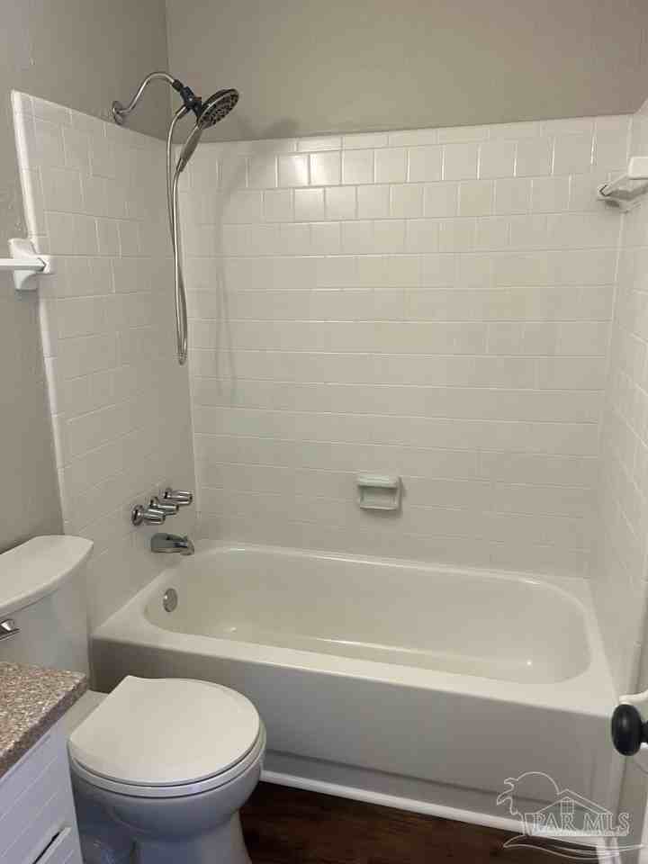 3202 Redwood Ln #B - Photo 7 of 11