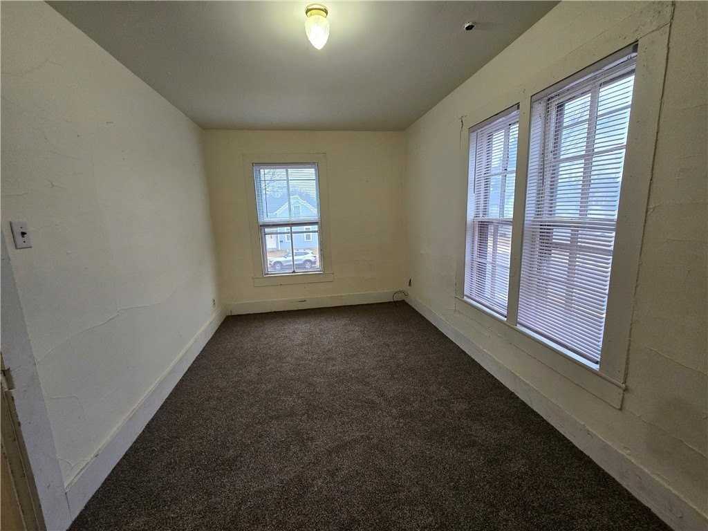 1221 1/2 7th St E - Photo 2 of 12