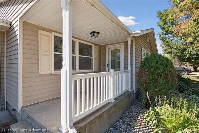 245 Lynbrook Dr - Photo 4 of 50