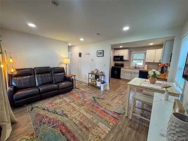 15684 Mcguire St - Photo 5 of 15