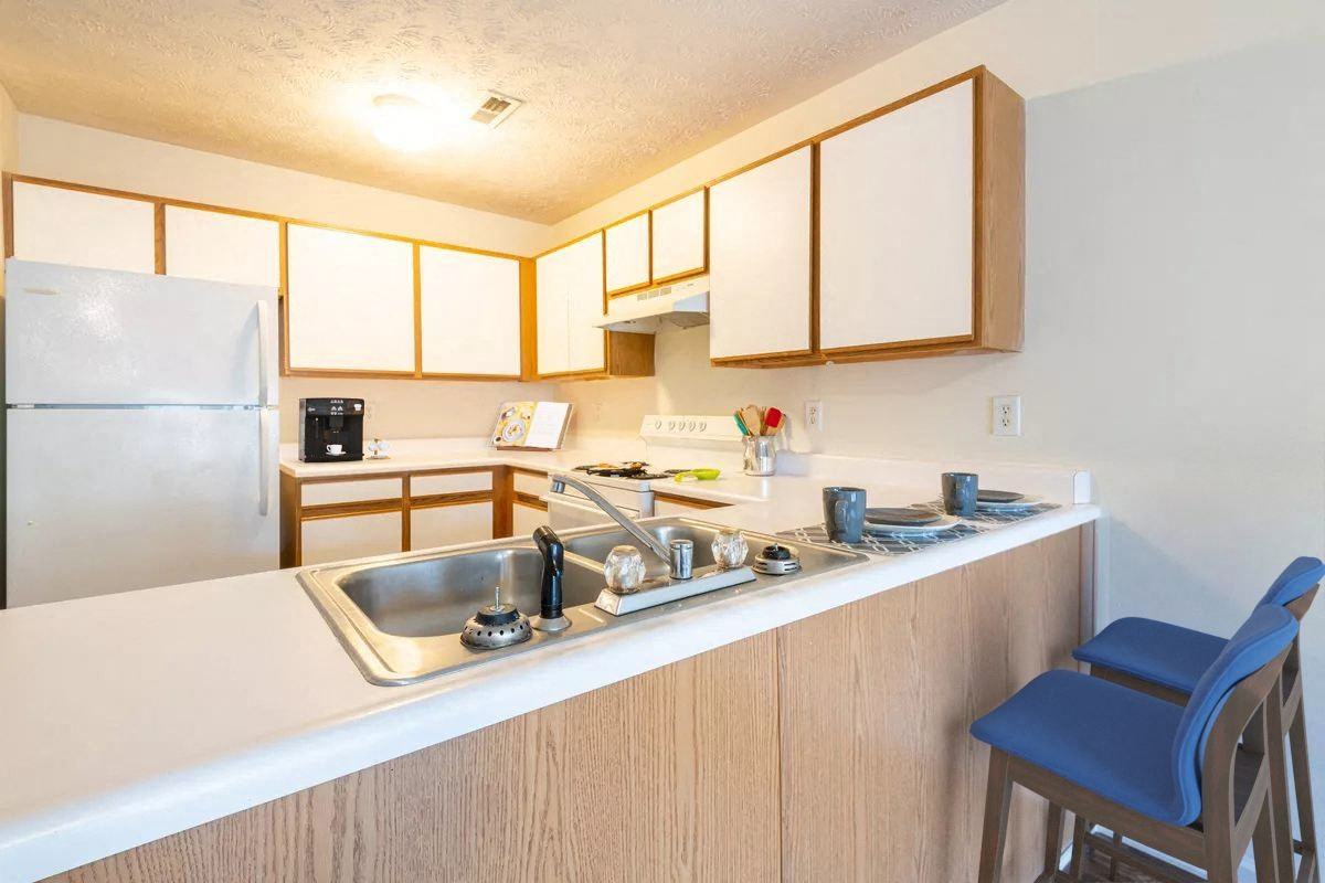 Buckhead Apartments - Photo 4 of 16