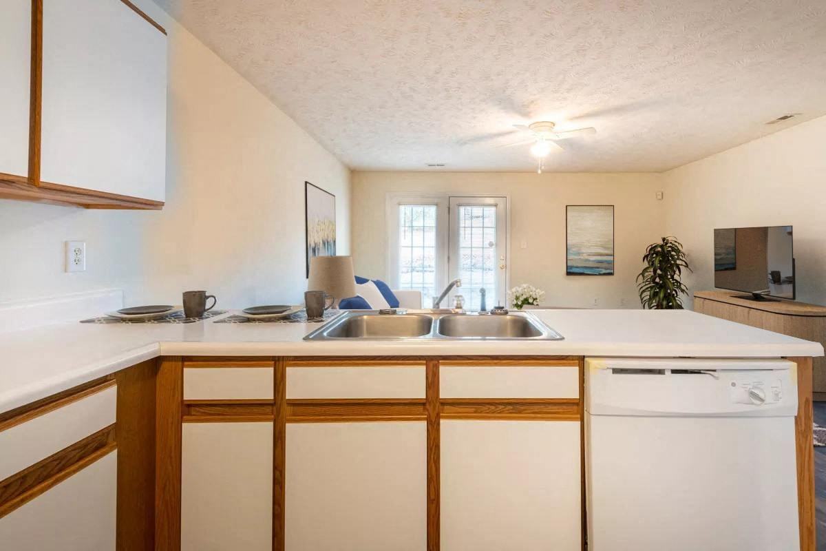 Buckhead Apartments - Photo 6 of 16