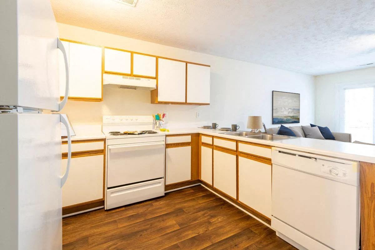 Buckhead Apartments - Photo 7 of 16