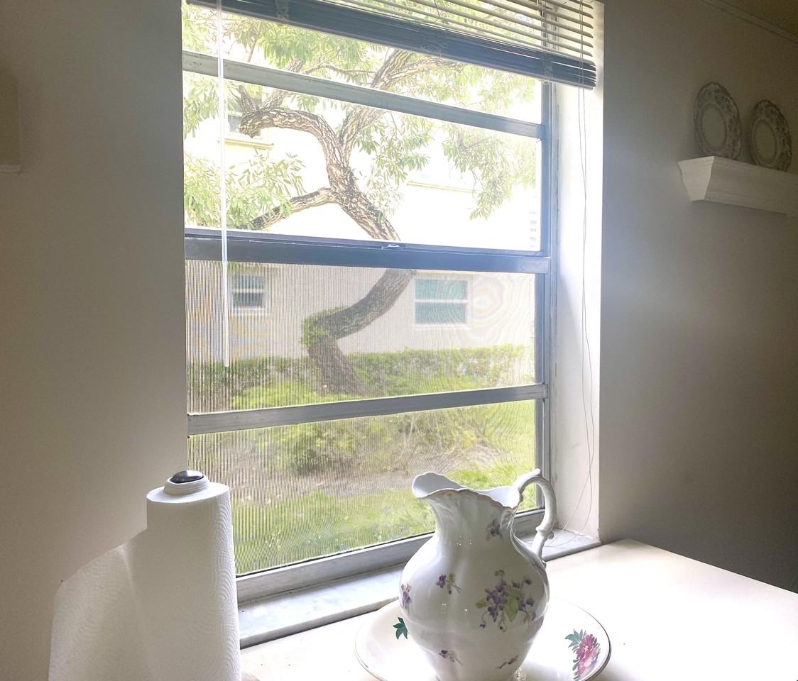 441 Burgundy J - Photo 3 of 36