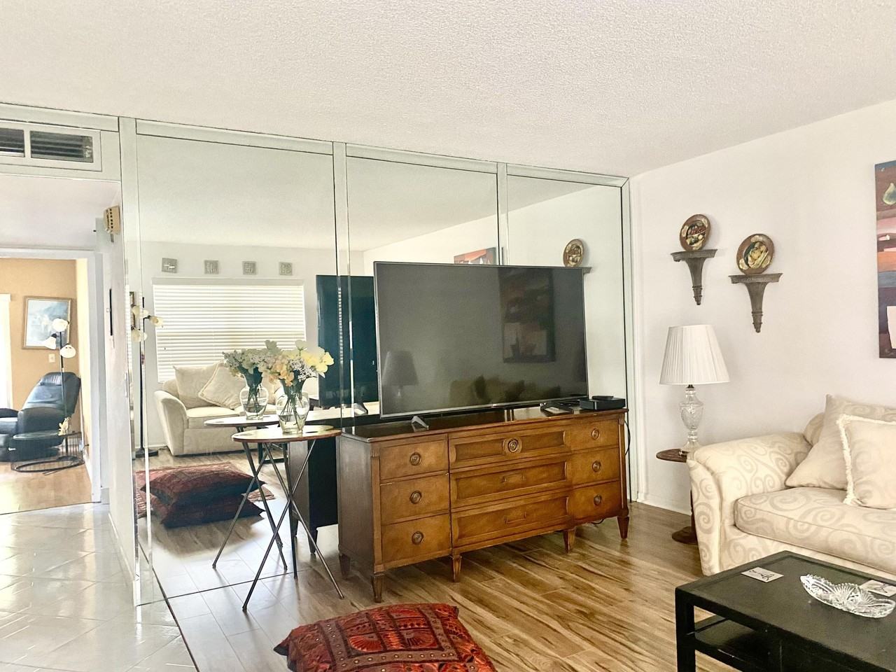 441 Burgundy J - Photo 5 of 36