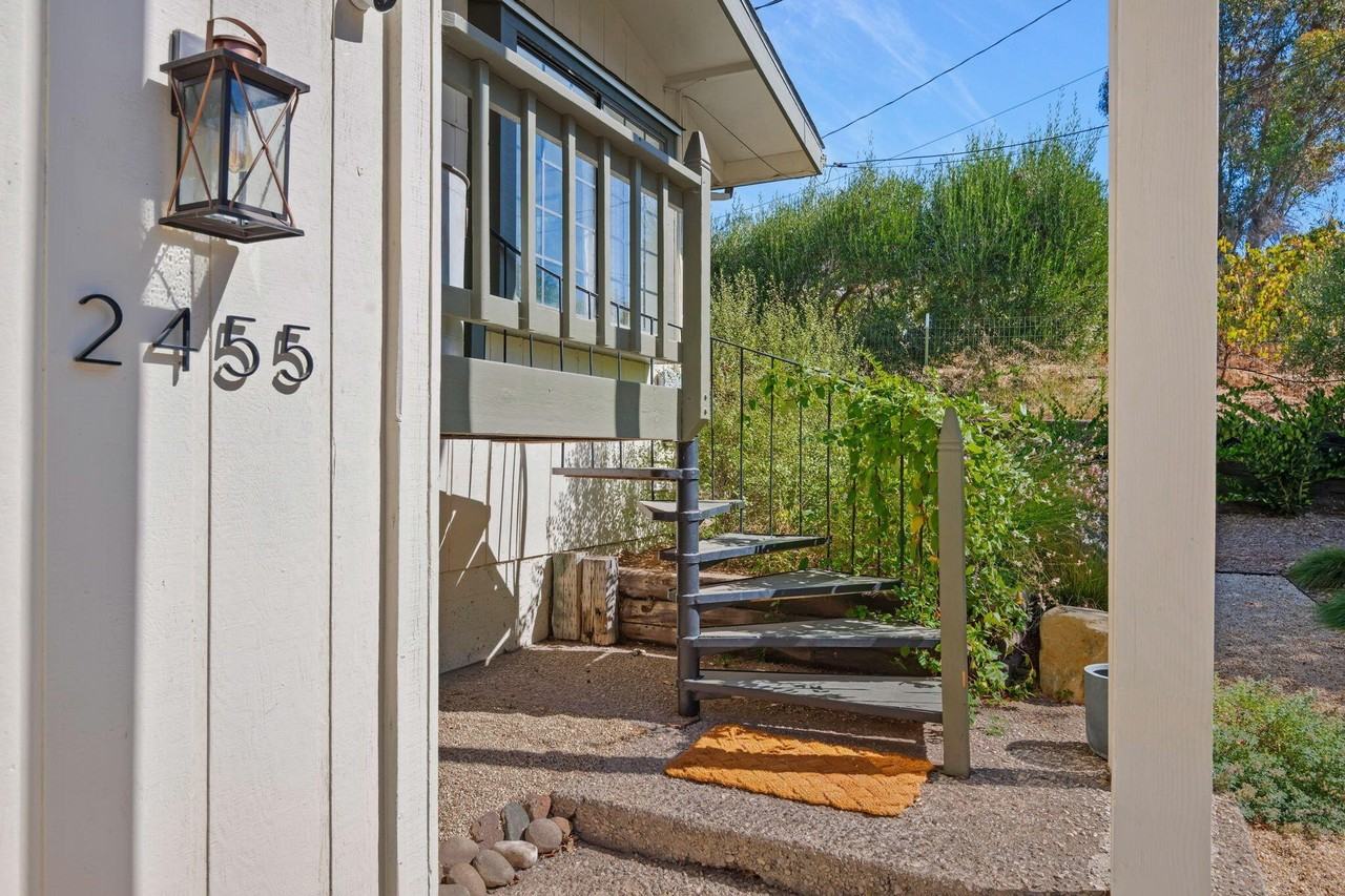 2455 Lucca Ave - Photo 2 of 37