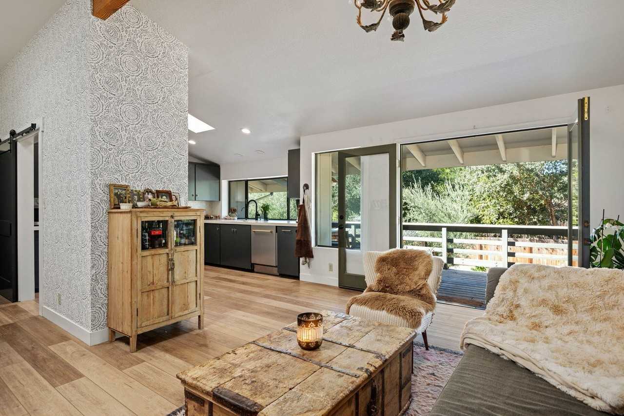 2455 Lucca Ave - Photo 5 of 37