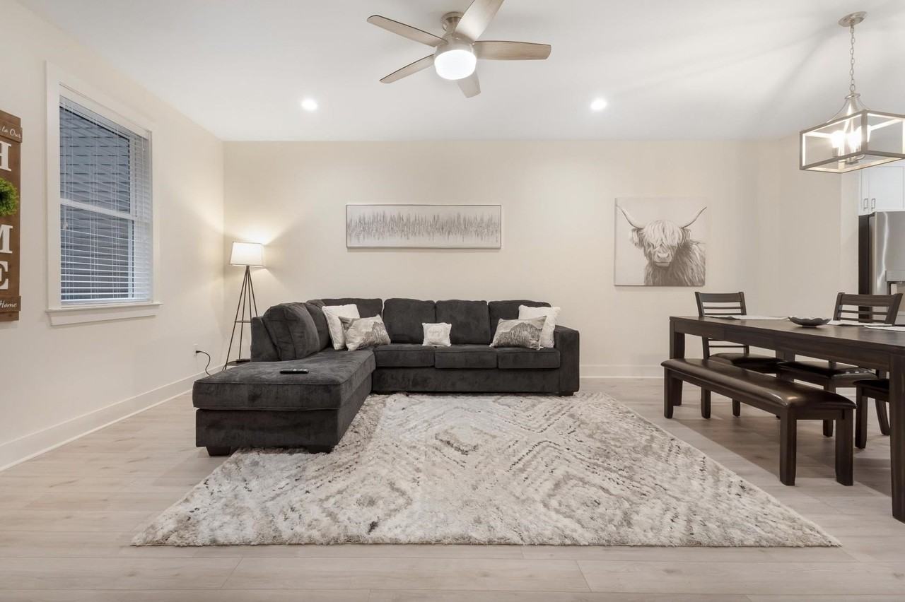 1577 Metropolitan Blvd Ste 4 #4 - Photo 3 of 19