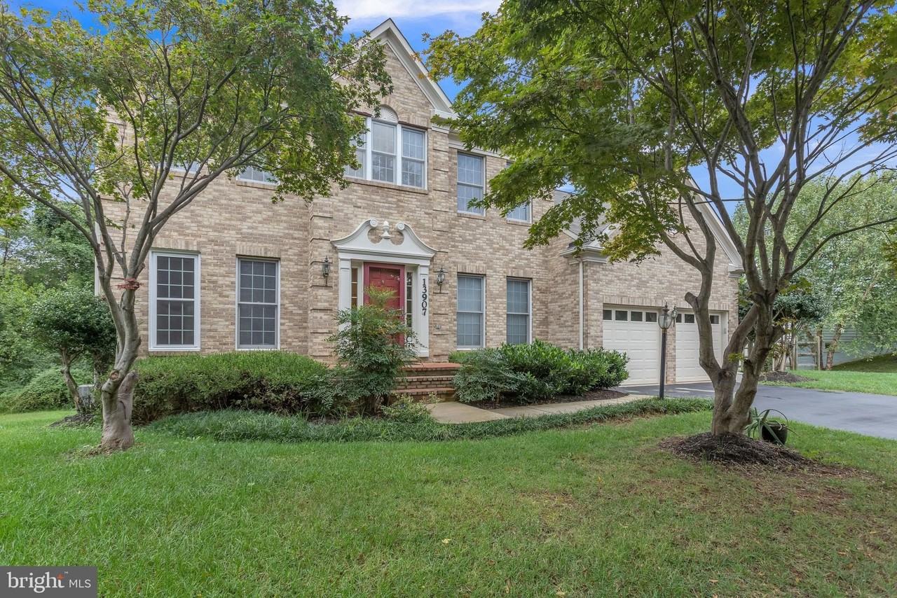 13907 Willow Tree Dr - Photo 2 of 30