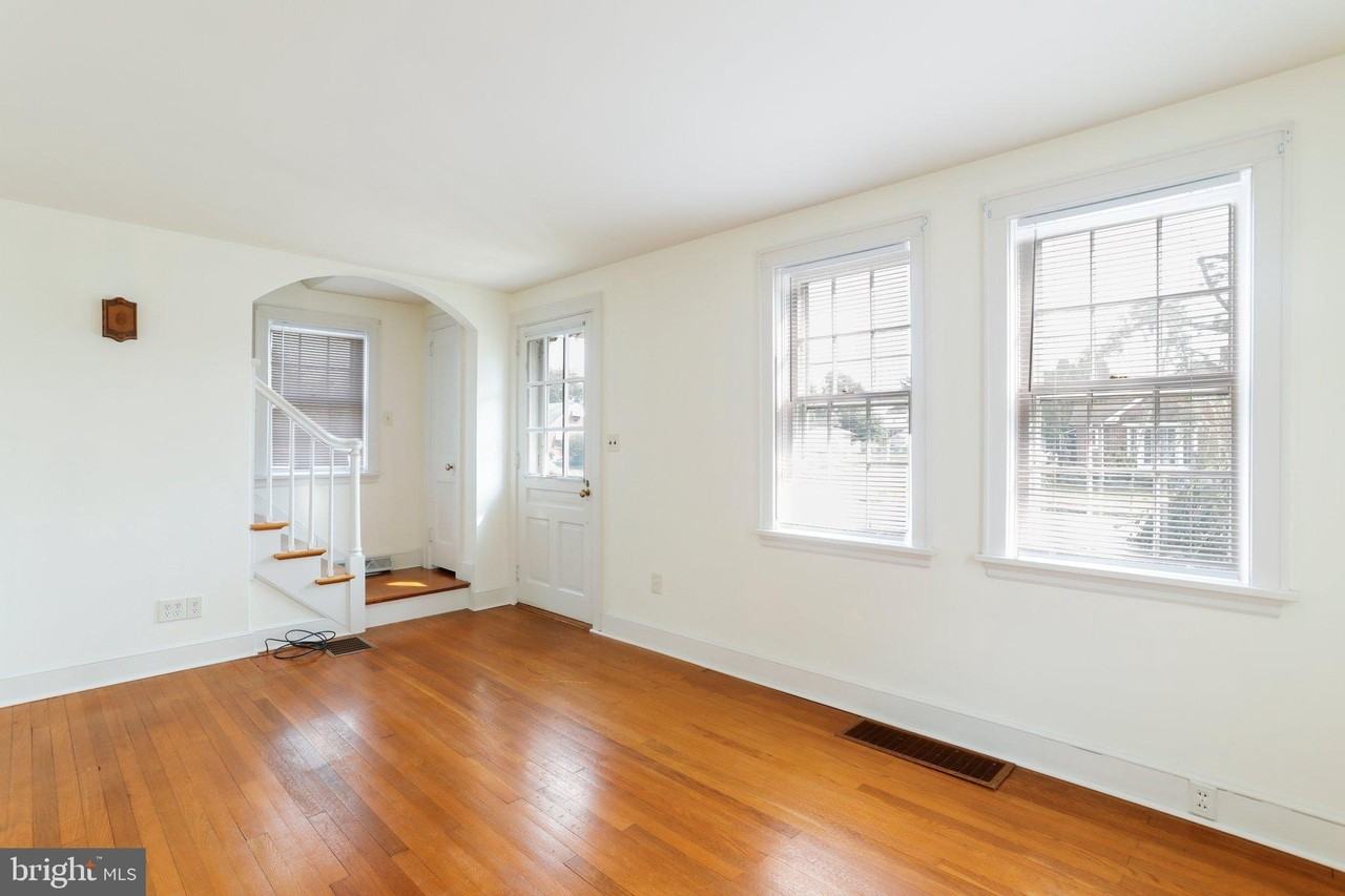 502 Wayne Ave - Photo 3 of 34