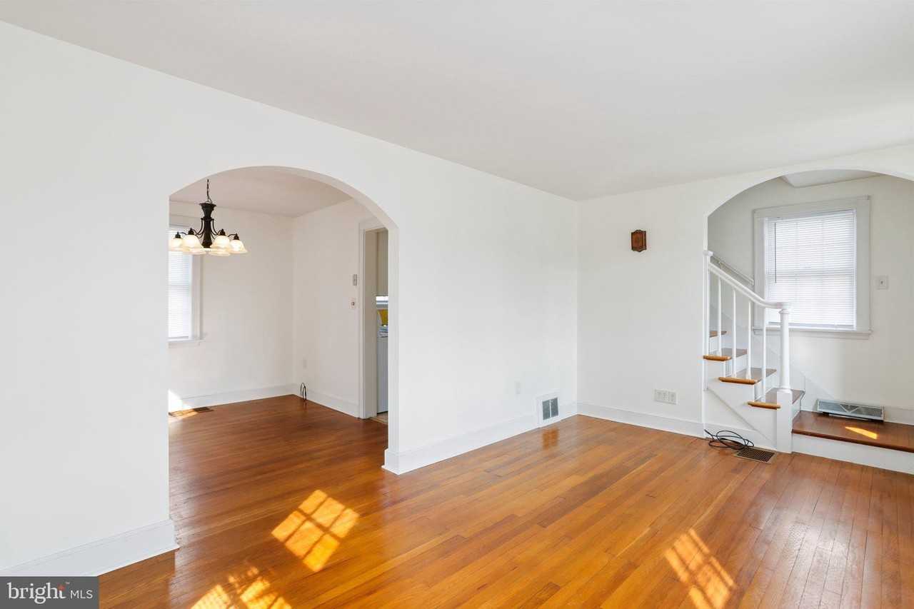 502 Wayne Ave - Photo 4 of 34