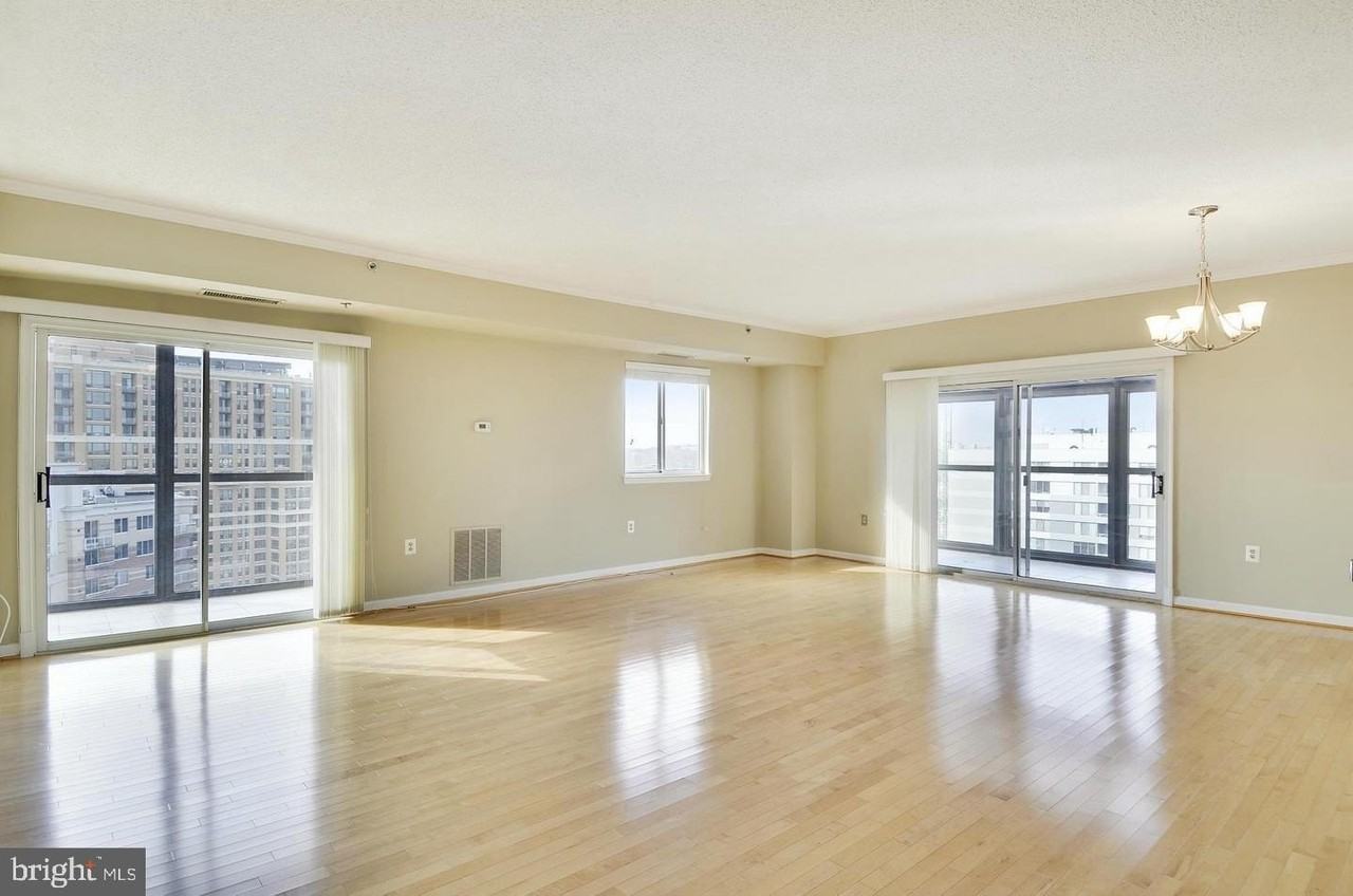 1211 S Eads St Apt 1905 #1905 - Photo 3 of 19