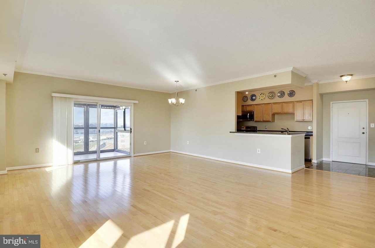 1211 S Eads St Apt 1905 #1905 - Photo 4 of 19