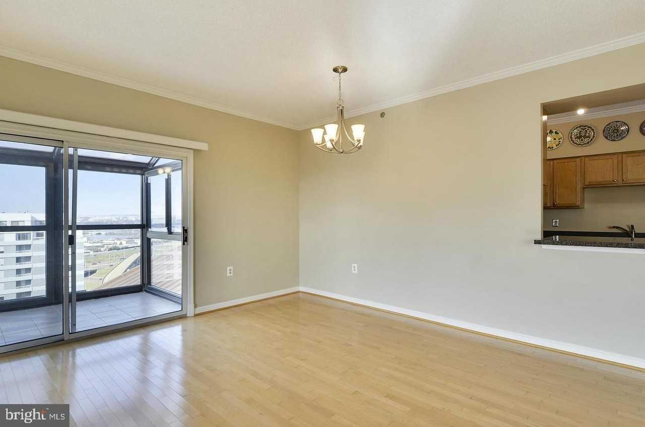 1211 S Eads St Apt 1905 #1905 - Photo 5 of 19