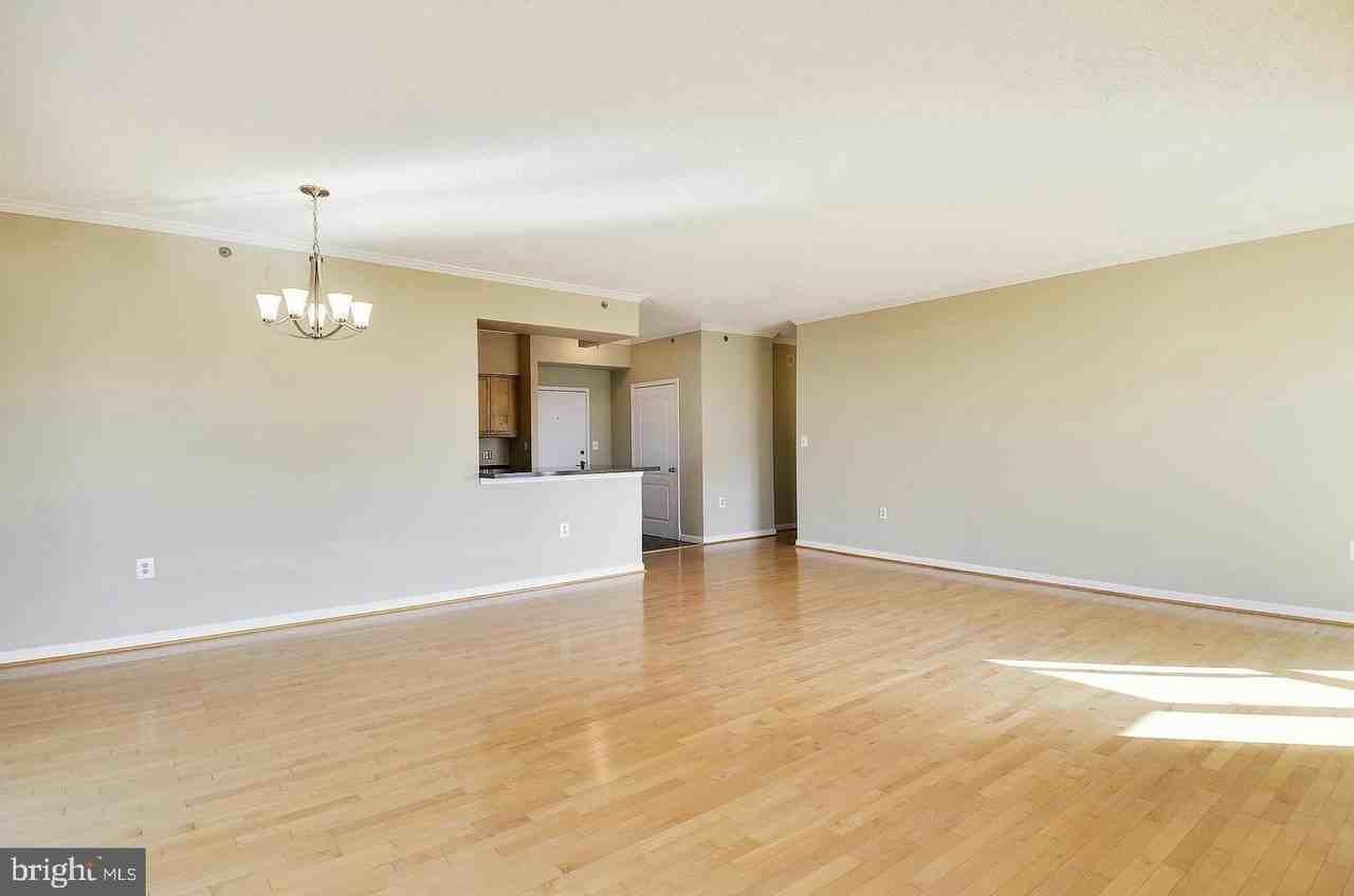 1211 S Eads St Apt 1905 #1905 - Photo 6 of 19