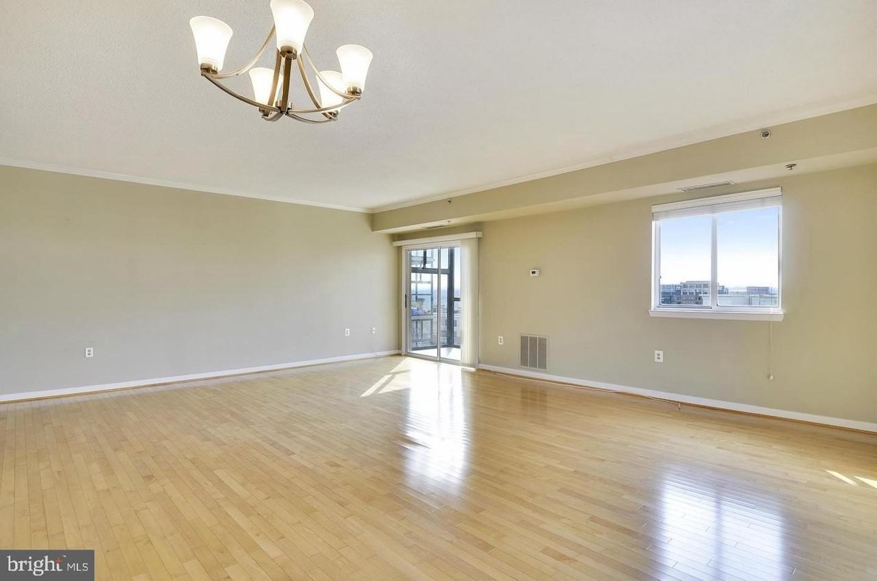 1211 S Eads St Apt 1905 #1905 - Photo 7 of 19