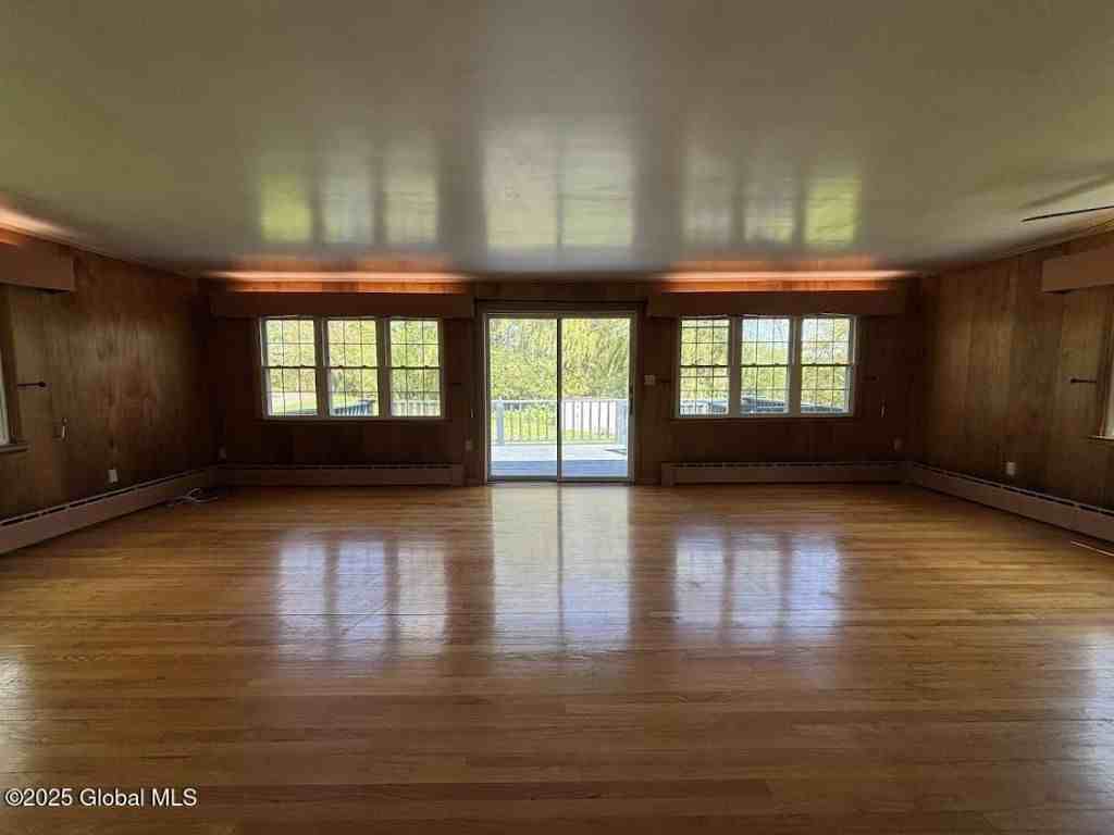 4 Noonan Ln - Photo 3 of 50