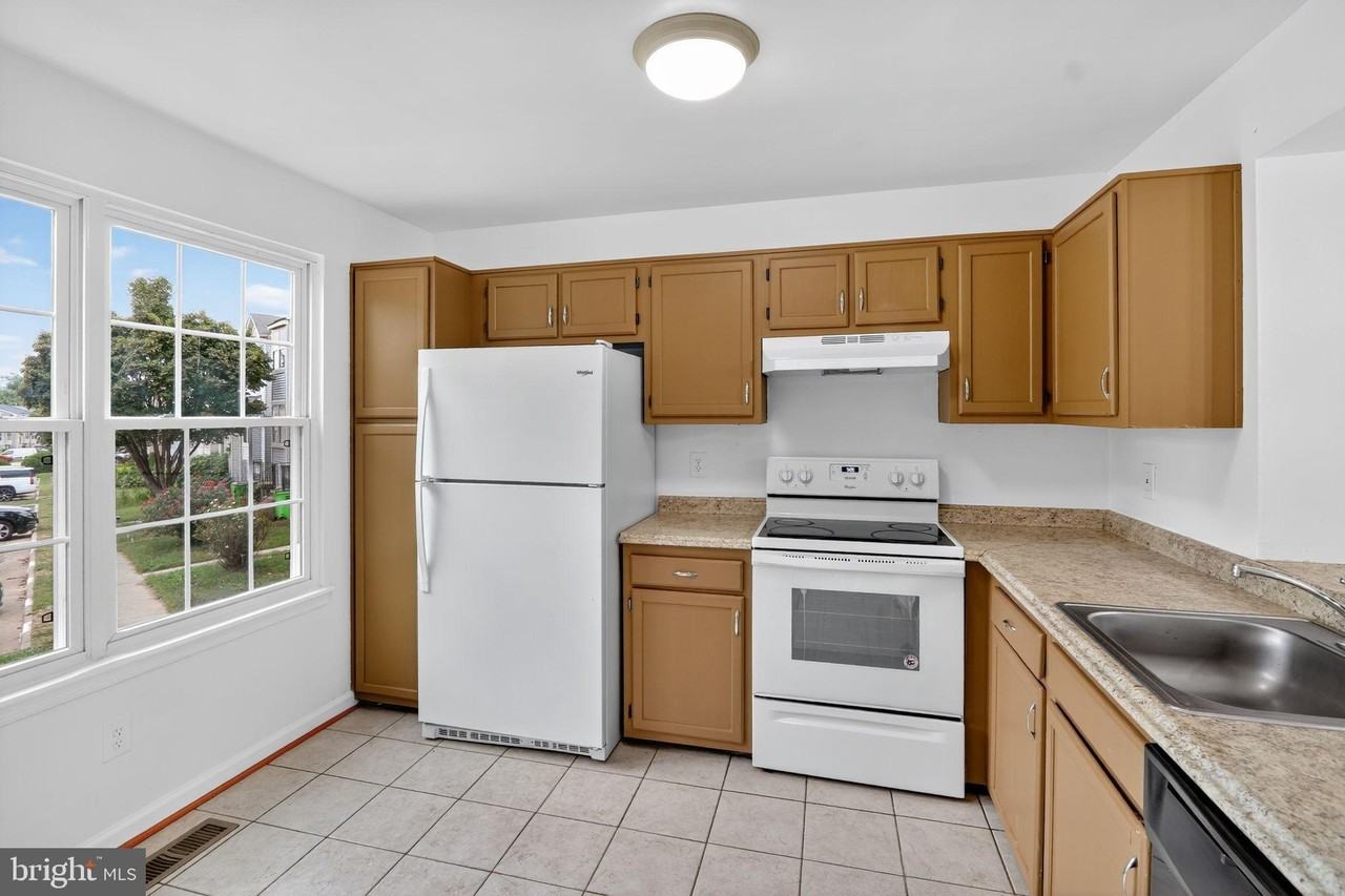 14949 Enterprise Ln - Photo 2 of 23