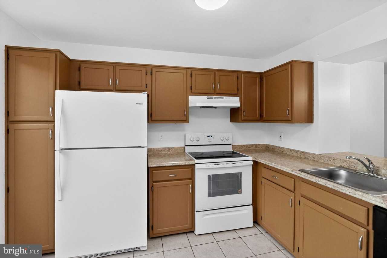 14949 Enterprise Ln - Photo 3 of 23