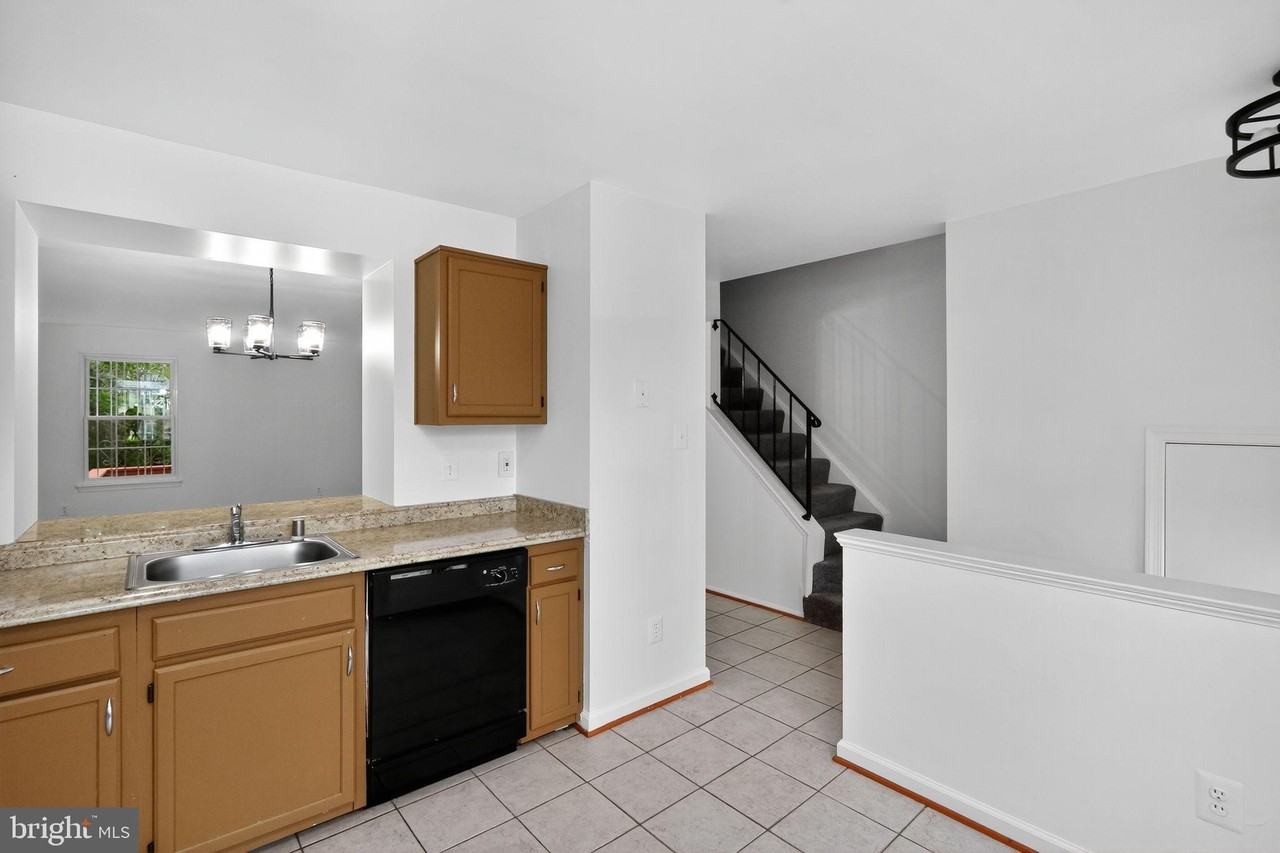 14949 Enterprise Ln - Photo 4 of 23