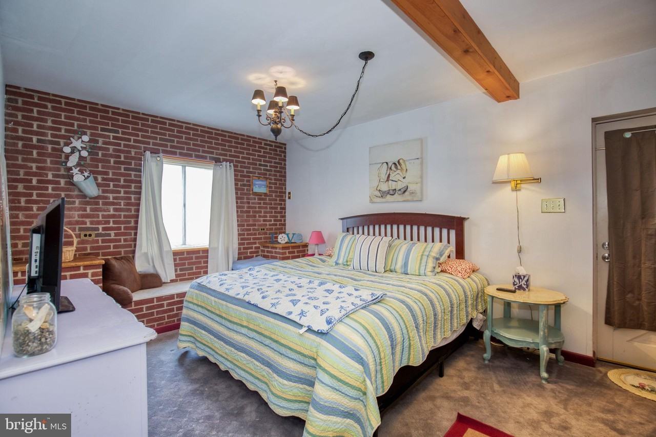 388 Monument Dr - Photo 4 of 21