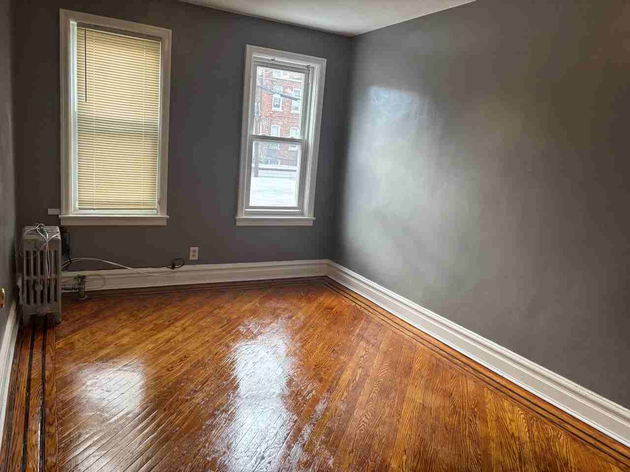 688 E 43rd St - Photo 4 of 7