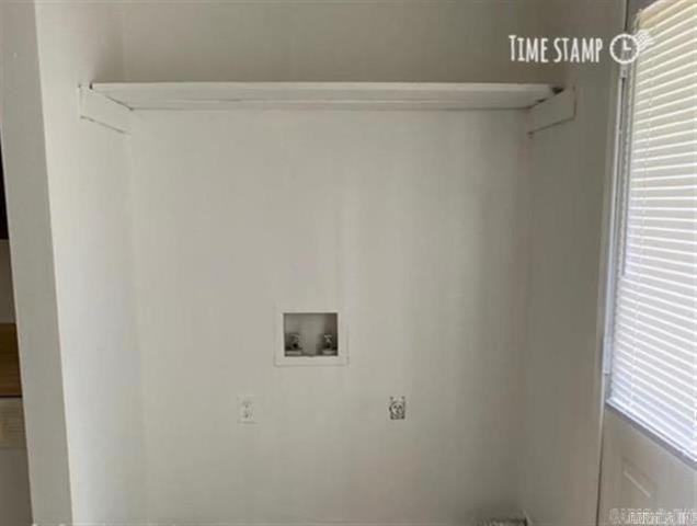 109 N Park St - Photo 7 of 12