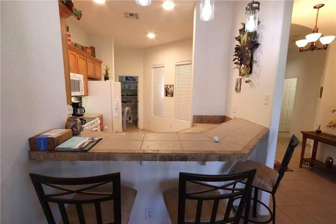 2885 Esmerelda Dr - Photo 7 of 29