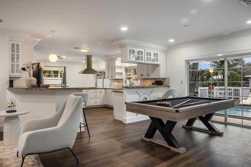 1419 Ne 57th St - Photo 2 of 30