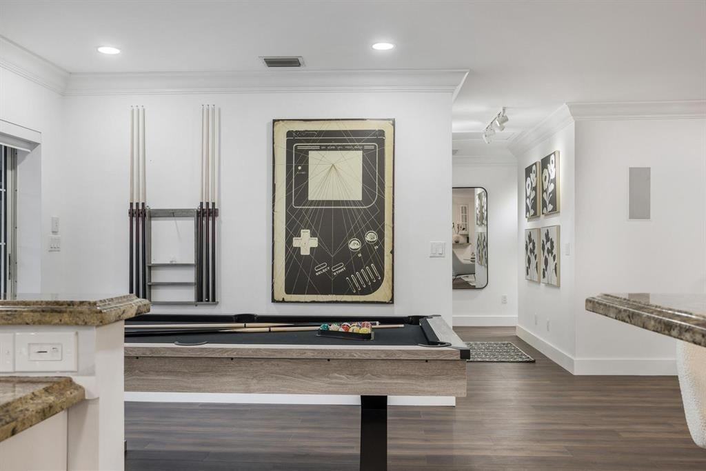 1419 Ne 57th St - Photo 6 of 30