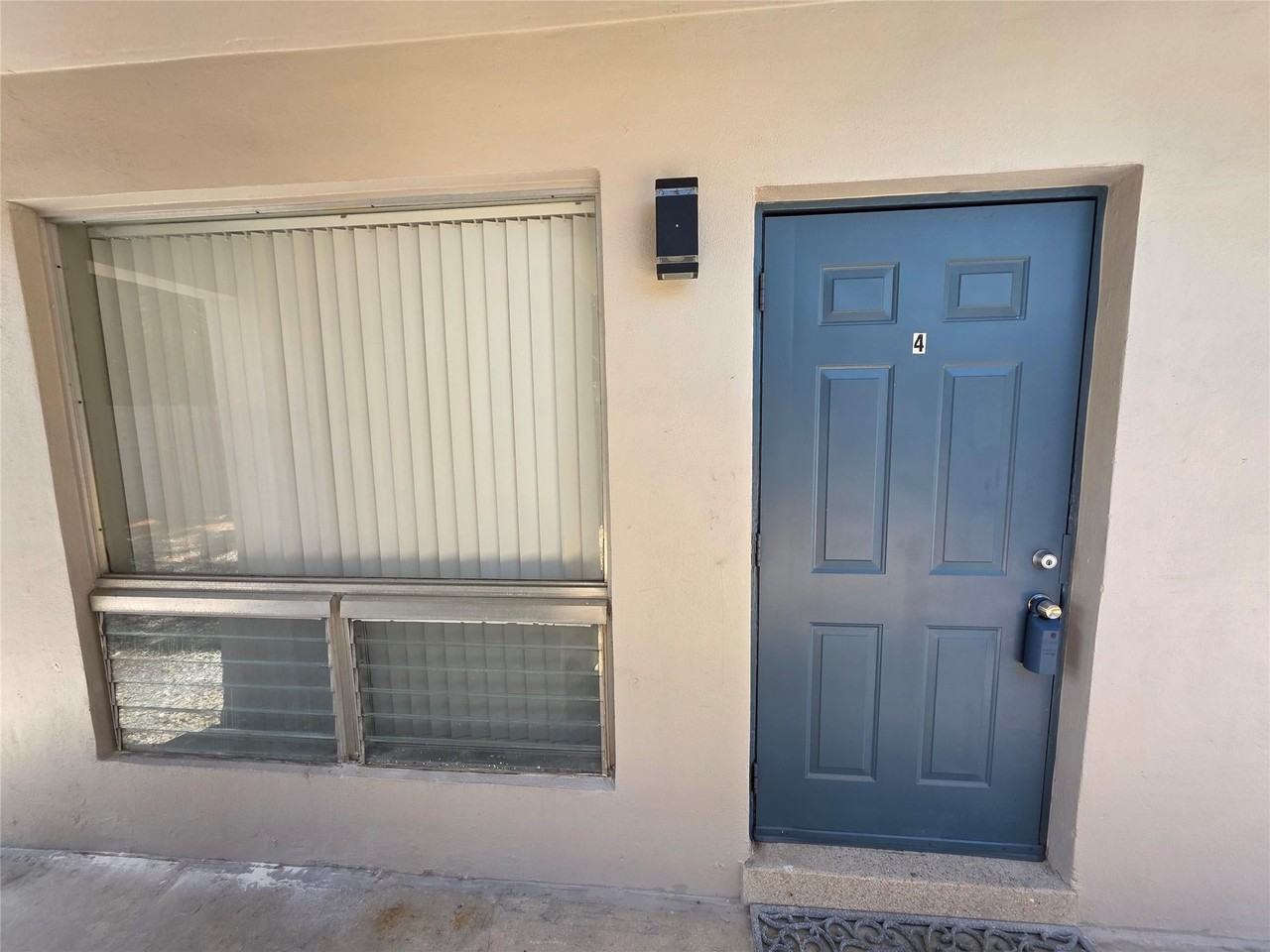 3041 Ne 20th Ter - Photo 5 of 15