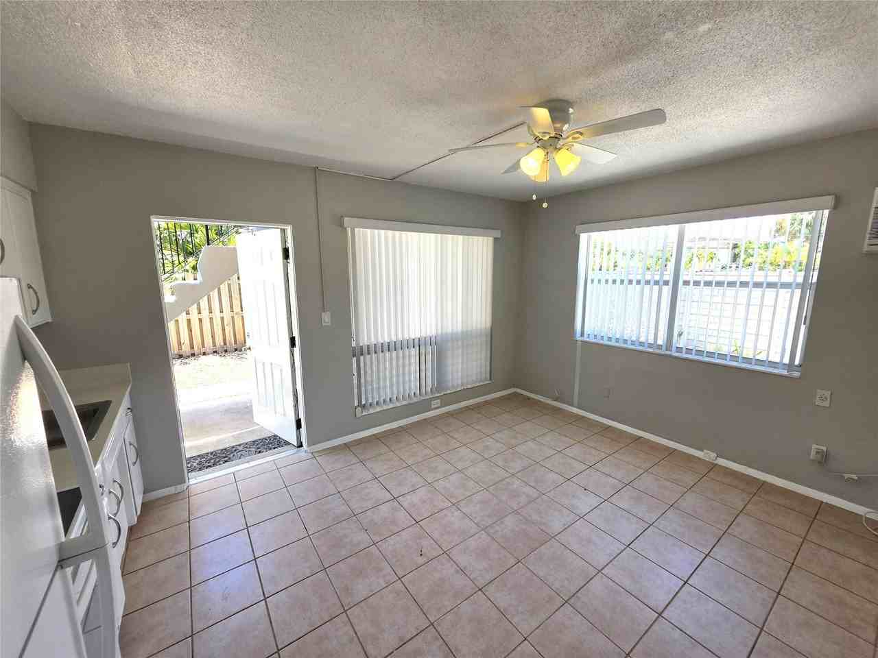 3041 Ne 20th Ter - Photo 7 of 15