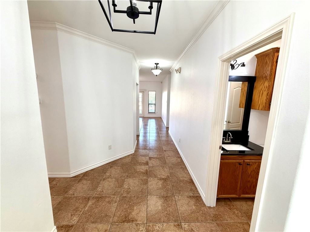 2533 Windhollow Dr - Photo 3 of 34