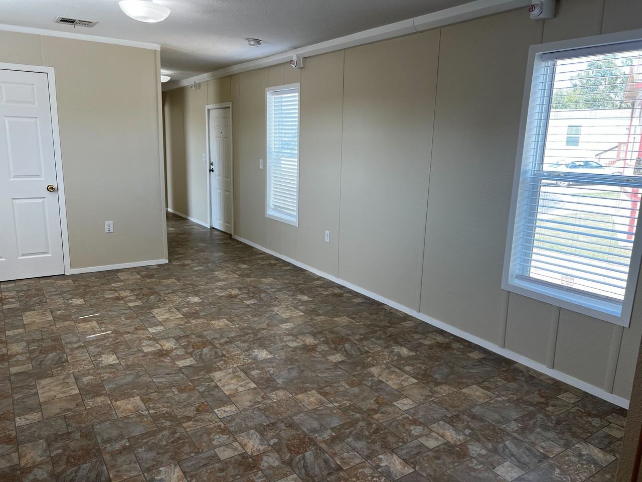 709 N Collins Fwy #21 - Photo 4 of 25