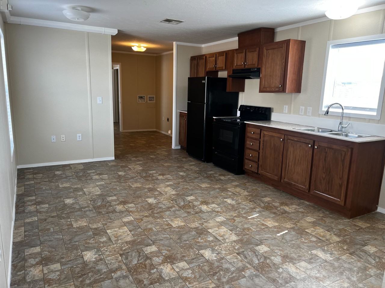 709 N Collins Fwy #21 - Photo 2 of 25