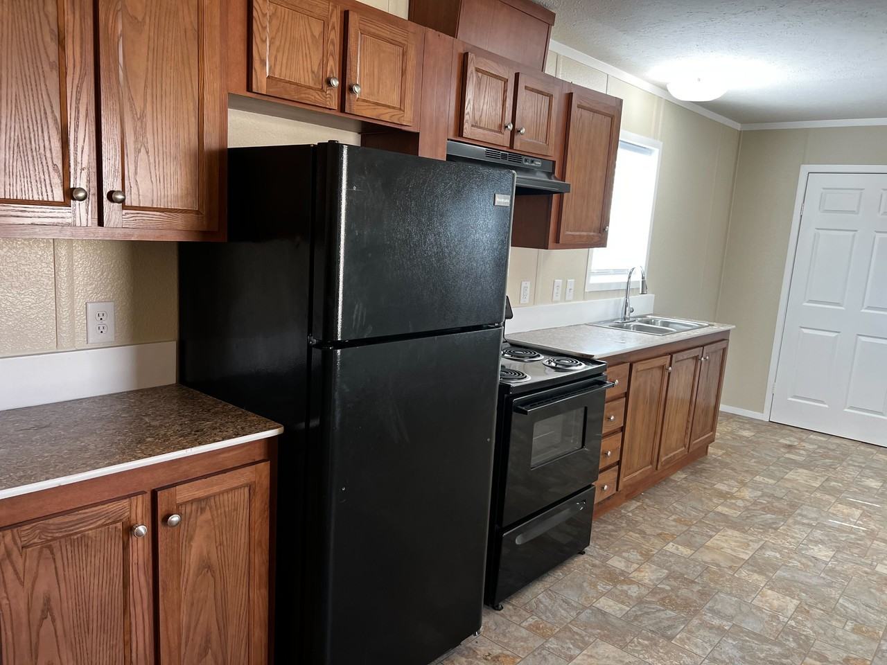 709 N Collins Fwy #21 - Photo 5 of 25