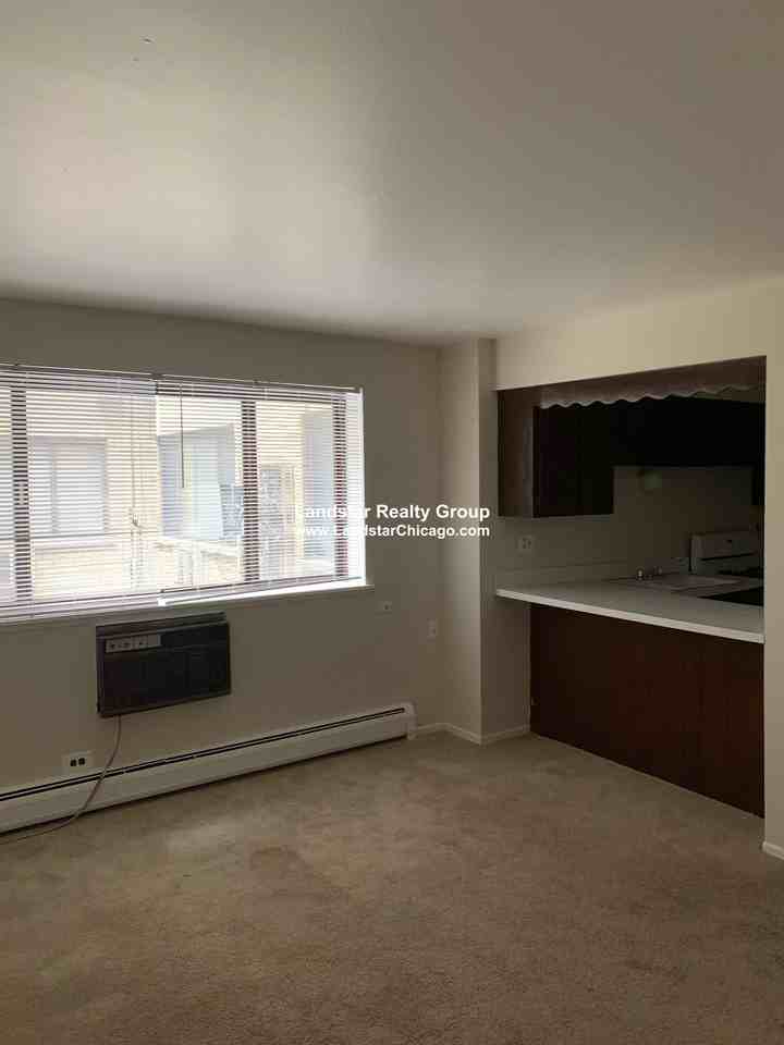 5909 N Kenmore Ave #207