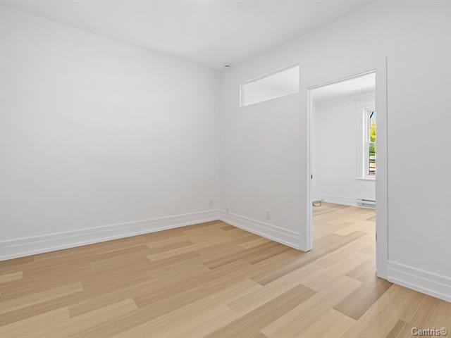 634 Rue Hickson - Photo 2 of 17