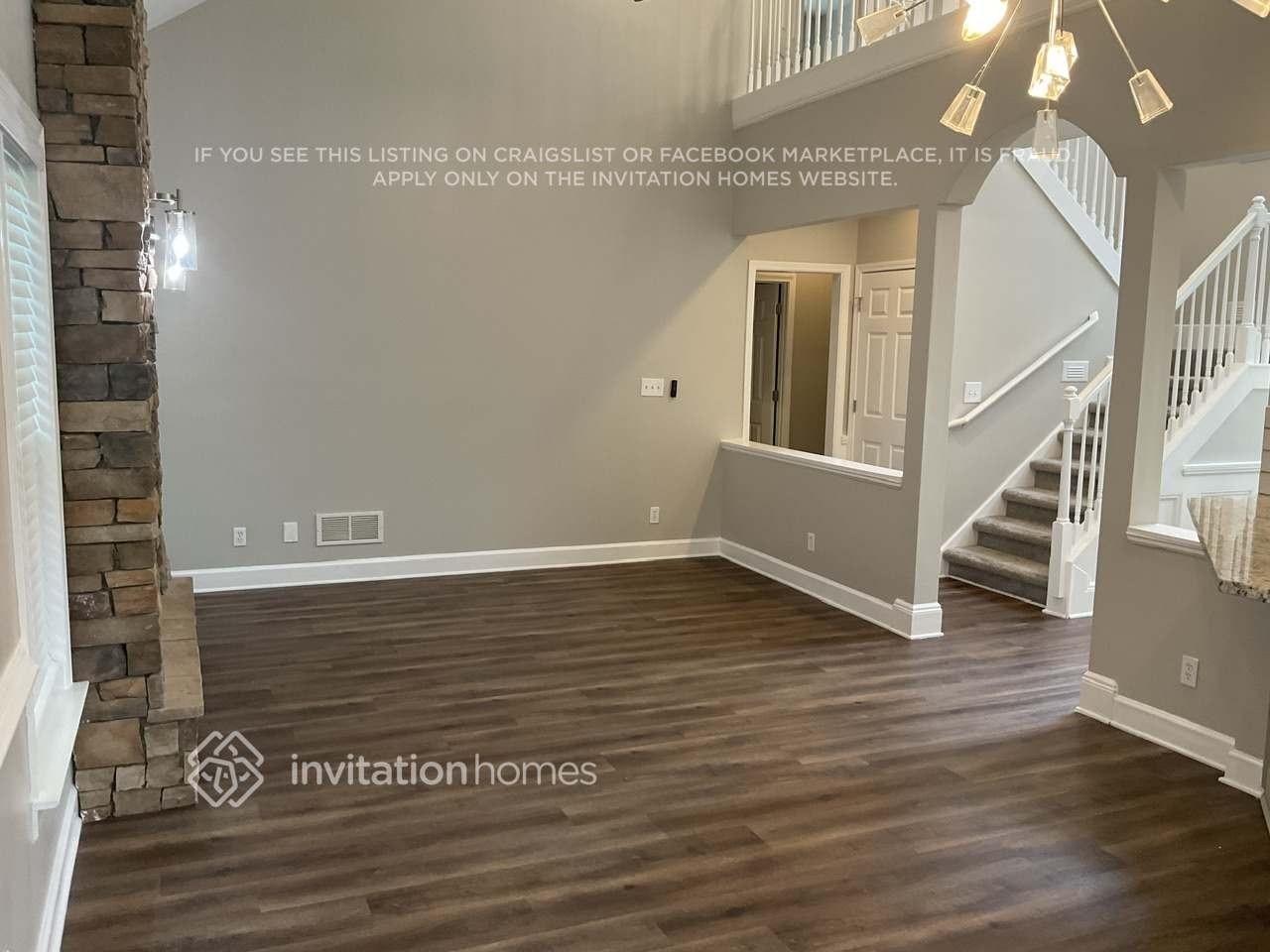 1240 Oriole Dr Sw - Photo 2 of 20