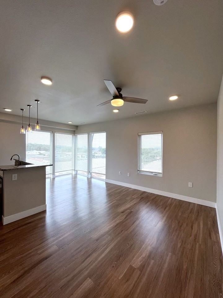 200 S 4th Street - Photo 4 of 50