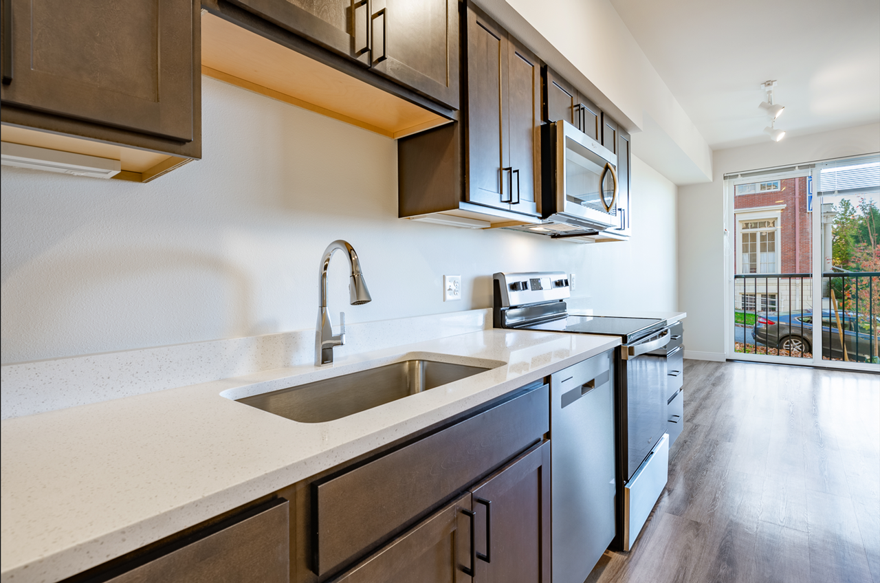 1100 North Forest Street - Photo 6 of 34