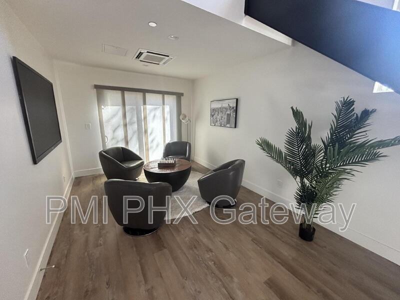 430 West 7th Street #1 - Photo 5 of 19