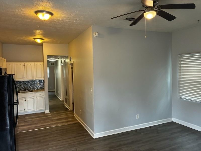 1146 Phelps St - Photo 2 of 13