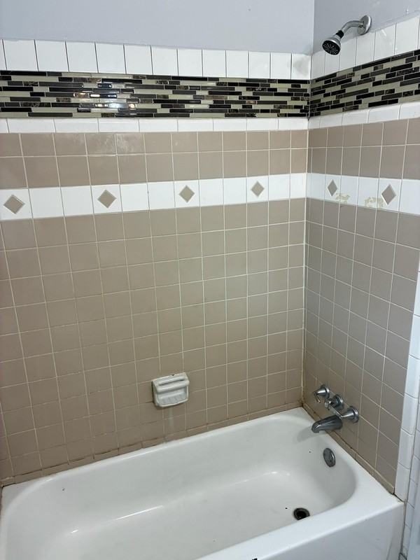 1146 Phelps St - Photo 6 of 13