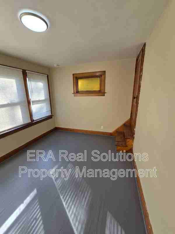 52 N Ogden Ave - Photo 2 of 22