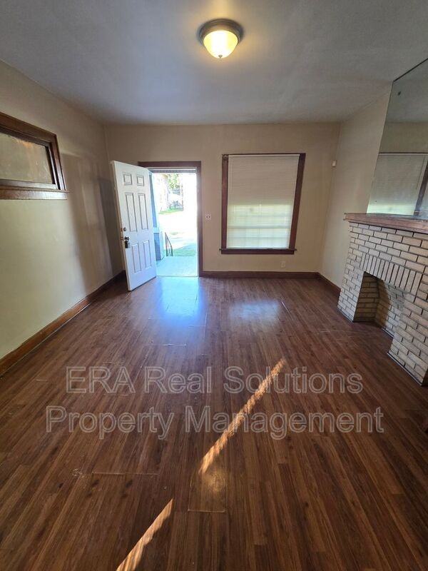 52 N Ogden Ave - Photo 3 of 22