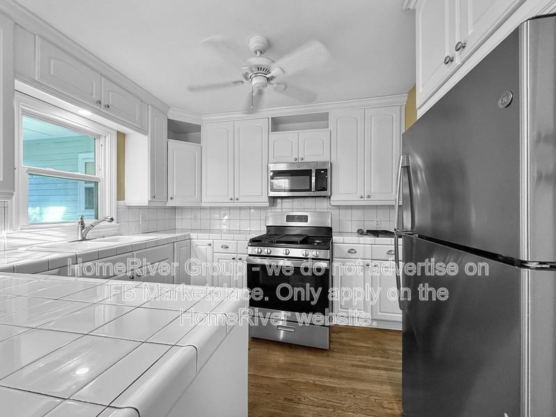 1531 E 20th St - Photo 5 of 35