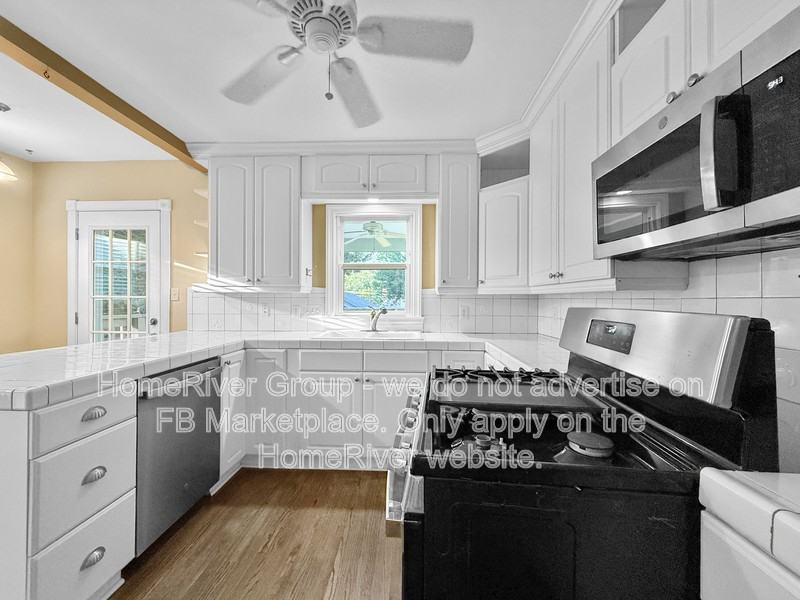 1531 E 20th St - Photo 6 of 35